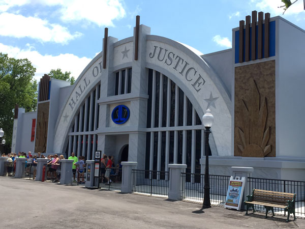 Justice League Battle for Metropolis is the only dark ride at Six Flags St. Louis.