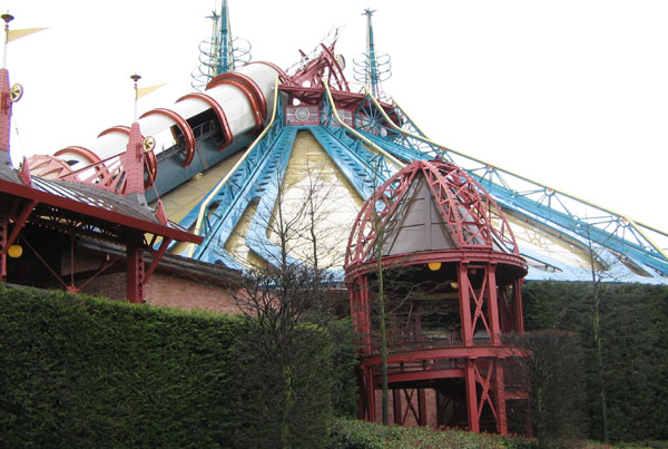 Space Mountain: Mission 2 in Disneyland Paris at Discoveryland