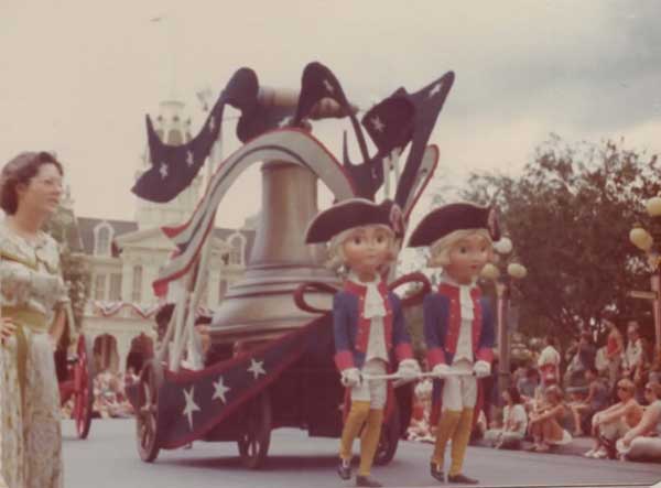 Disney Unused Sticker America On Parade Disneyland 1976 Bicentennial 