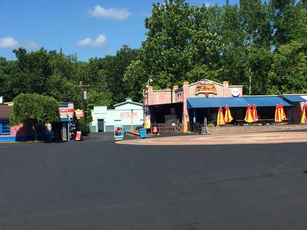 An empty plaza at Six Flags St. Louis