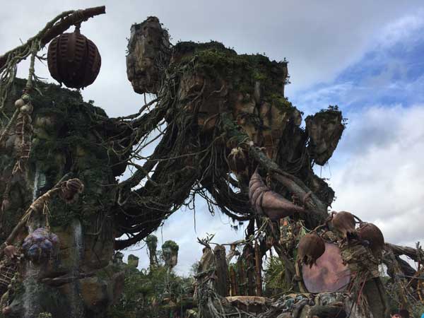 The floating mountains of Pandora: World of Avatar are quite impressive.