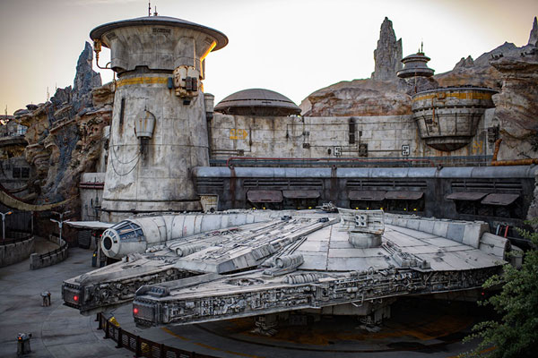This stunning shot reminds us that there is still a lot to enjoy at Galaxy's Edge for Star Wars fans.