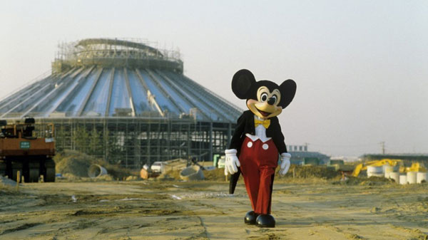 Mickey walks the grounds of Tokyo Disneyland during construction in What Would Walt Do, episode 2 of The Imagineering Story.