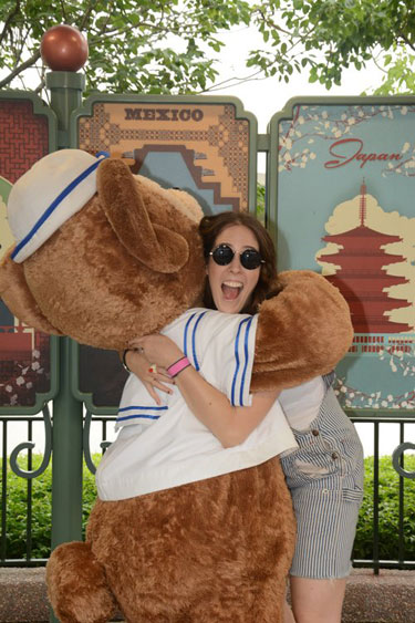 Carlye Wisel meets Duffy the Disney Bear. 