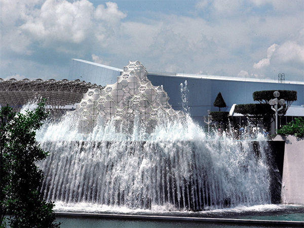 The Imagination Fountain looked incredible in its original 1984 incarnation.